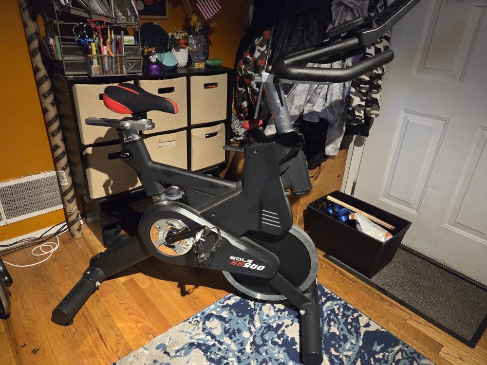 Sole SB900 Stationary Bike