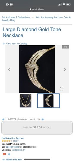 Large Diamond Gold Tone necklace 