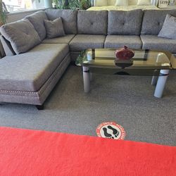 Brand New Gray Linen Reversible Sectional With Nailheads Trimming (112"×85"×35"H)