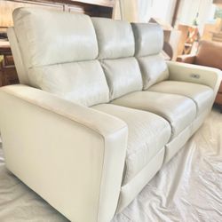 🟦. NEW KRAMER  LEATHER  POWER RECLINING SOFA  $850🌻