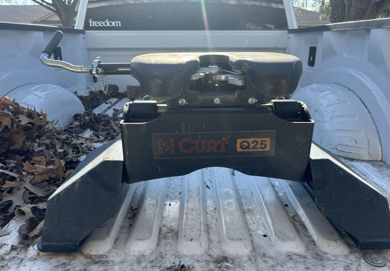 Curt Q25 Fifth Wheel Hitch