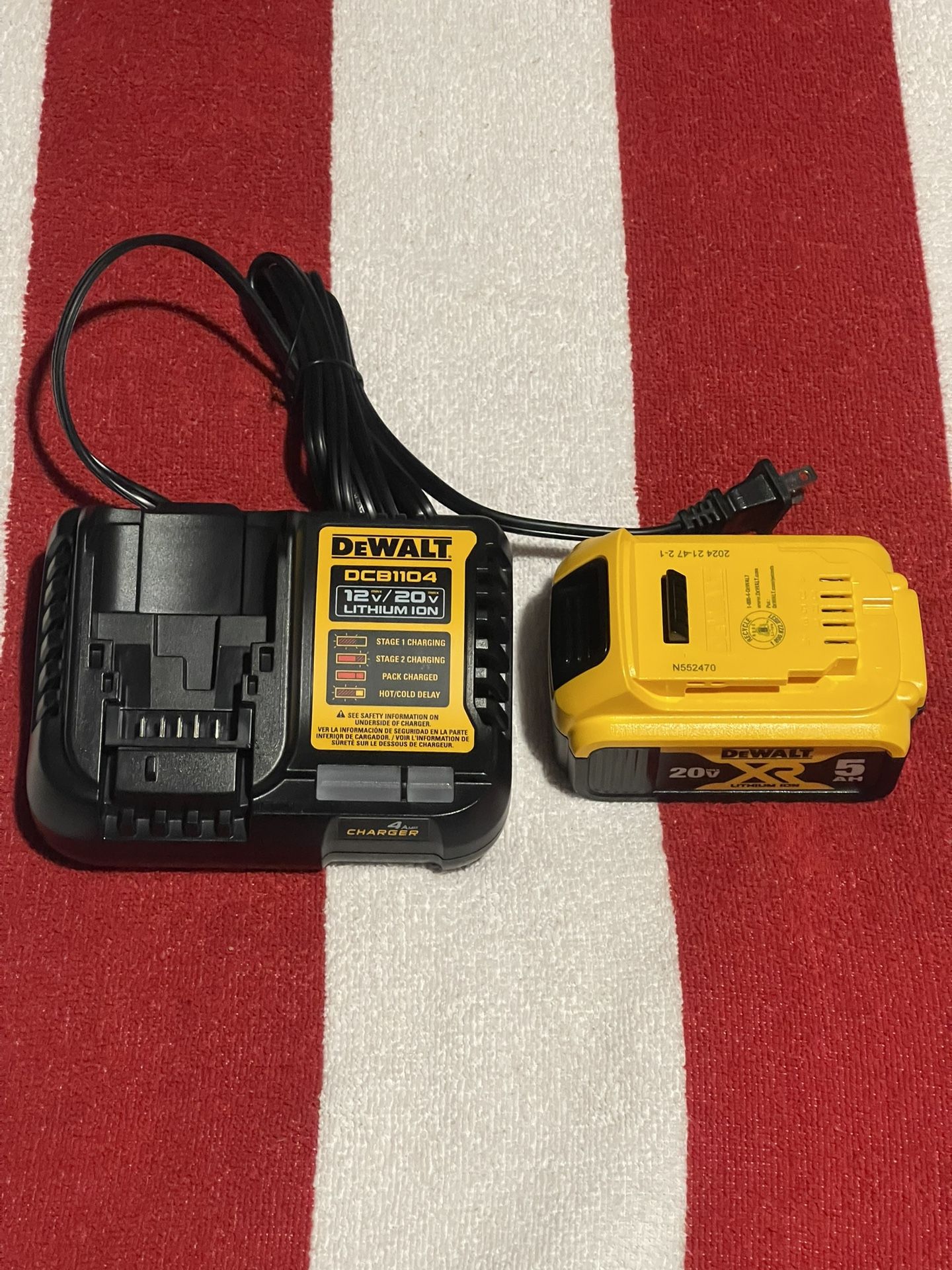 NEW DEWALT XR 5.0AH BATTERY & CHARGER KIT 