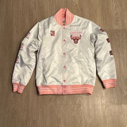 Size Medium - Mitchell And Ness Chicago Bulls Pink White Satin Jacket - NBA Basketball New Era Sportswear Starter