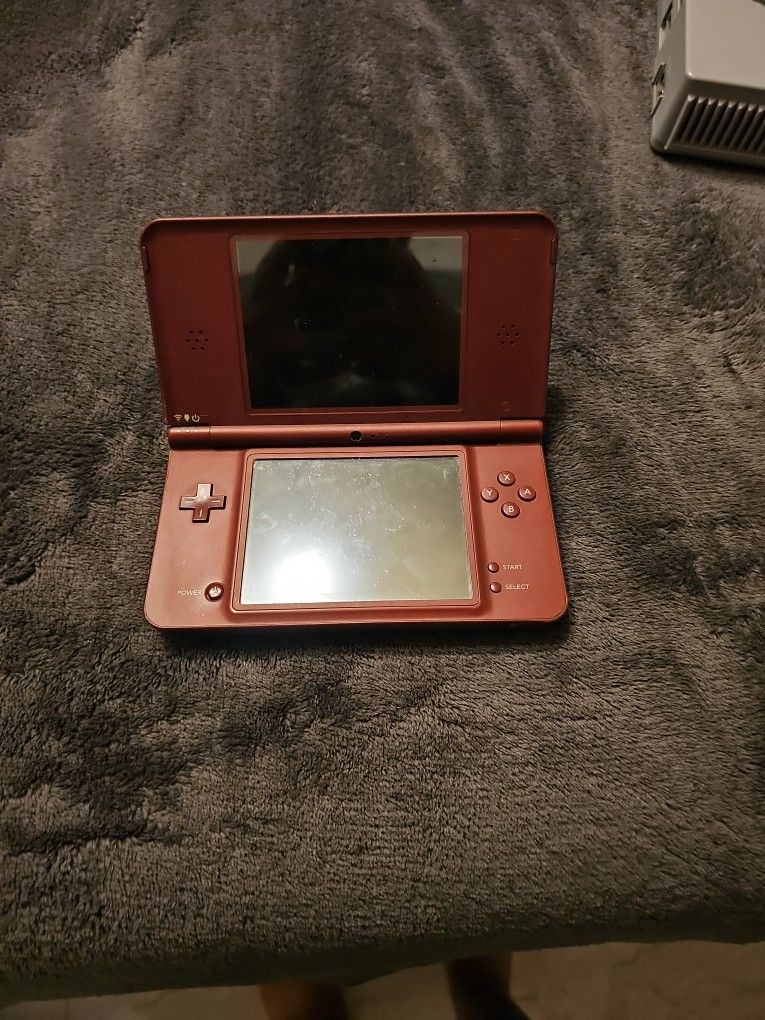 Nintendo DSi XL Burgundy