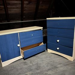 Bed, Mirror, Dresser And Chest 