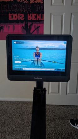 2024 Hydrow Pro Rowing Machine Wave Very Good Condition 51200 Rides - Katy, TX