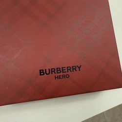 Burberry hero Set Not Used