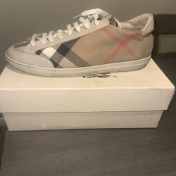 Women Burberry Shoes 