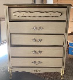 French Provincial 5-Drawer Tall Dresser