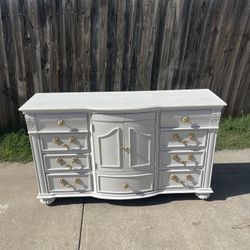 Dresser 65”W x 19”D x 40”H
