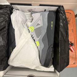 Jordan 4 Neon 95 M12.5 Brand New DS