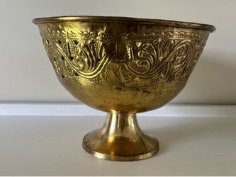 Brass Pedestal Bowl 12in Round Gold Floral Pattern Decorative Centerpiece