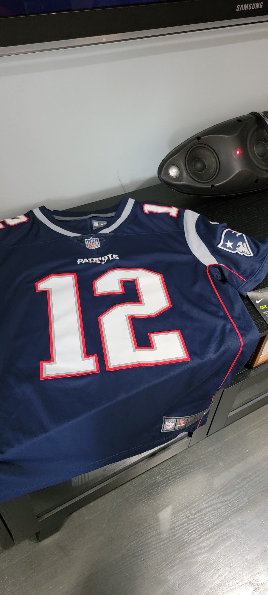 Number 12 New England Patriots Tom Brady man size large Nike jersey limited  edition for Sale in Worcester, MA - OfferUp