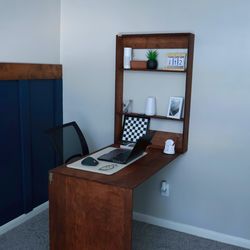 Handmade Foldable Desk - Discrete and Functional Desk for Everyday Use