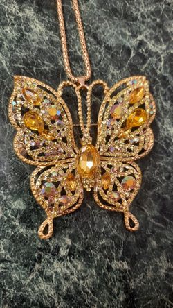 Deep Yellow Crystal Butterfly Charm/Brooch w/Free Chain🦋🥰🦋$18. OBO-READ LISTING