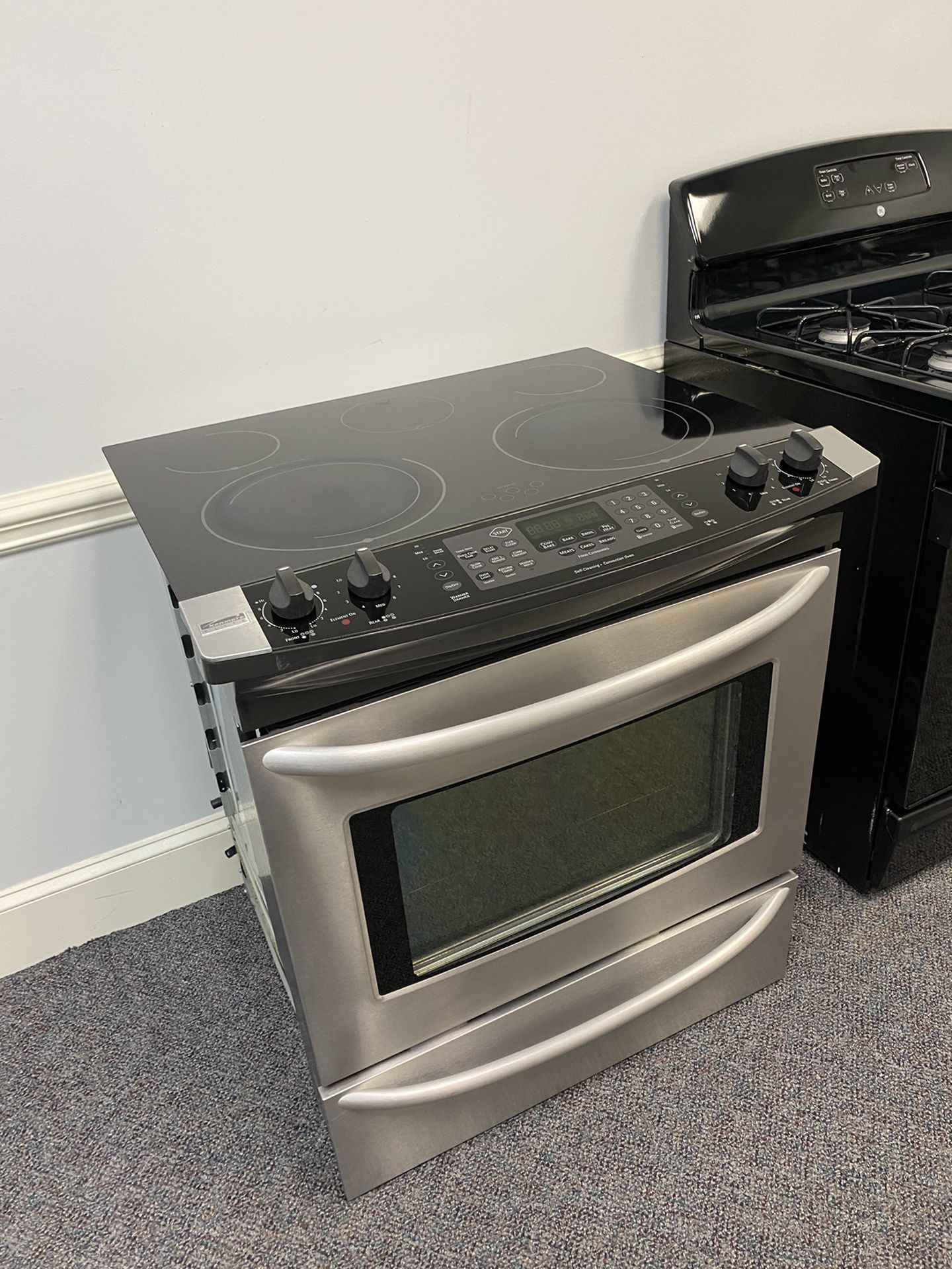 KENMORE ELITE STAINLESS 5 BURNER GLASS TOP STOVE WITH CONVECTION OVEN 4 MONTH WARRANTY