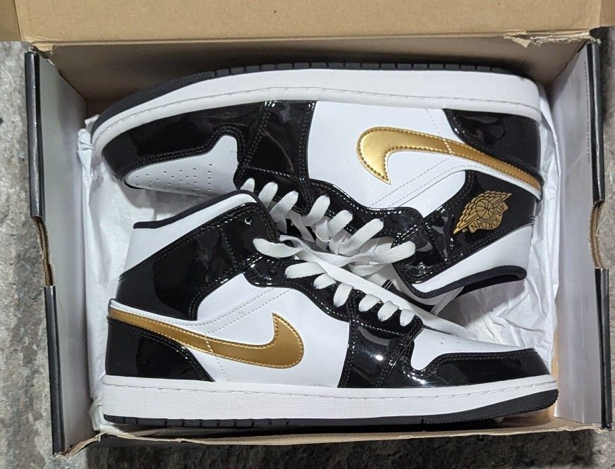 Air Jordan 1 Mid Patent Black Gold Mens 9.5