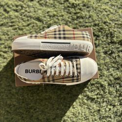 BURBERRY SHOES