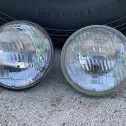 2006 Jeep Wrangler Factory Headlights. 