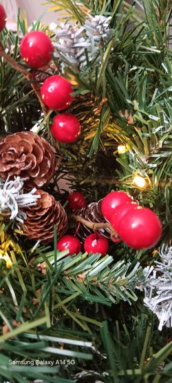 3 pre lit Christmas hanging baskets