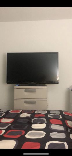 Phillips Flat Screen Great Condition!