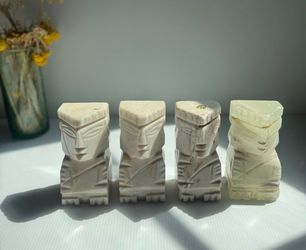 Rare vintage hand carved Mexican onyx / marble Aztec Mayan tiki style figurine sculpture home house