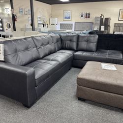 Leather Sectional. 🚚WE DELIVER🚚