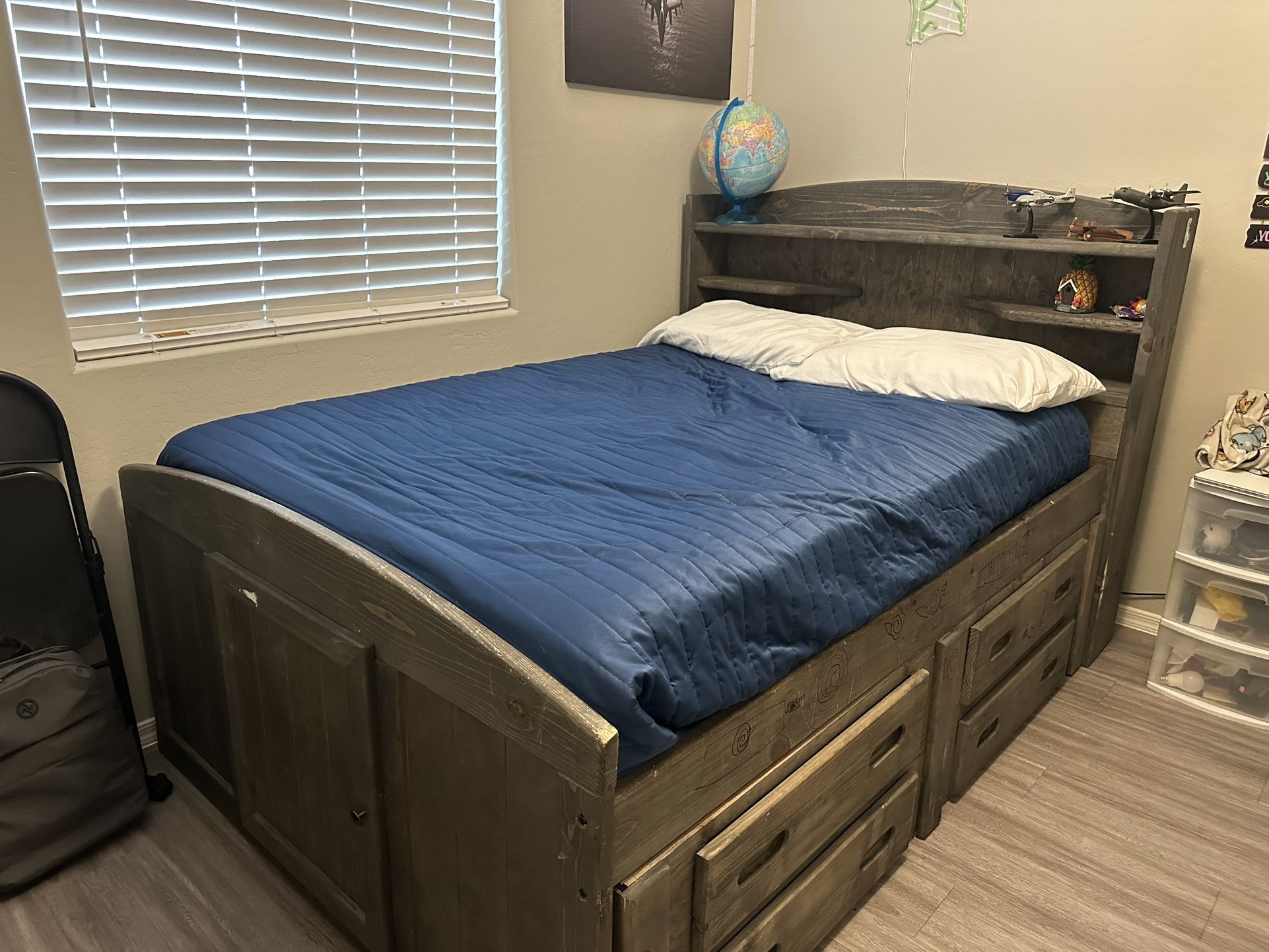 Bed Frame With 8 Drawers And Storage 
