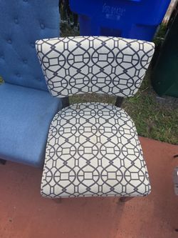 Acento chair