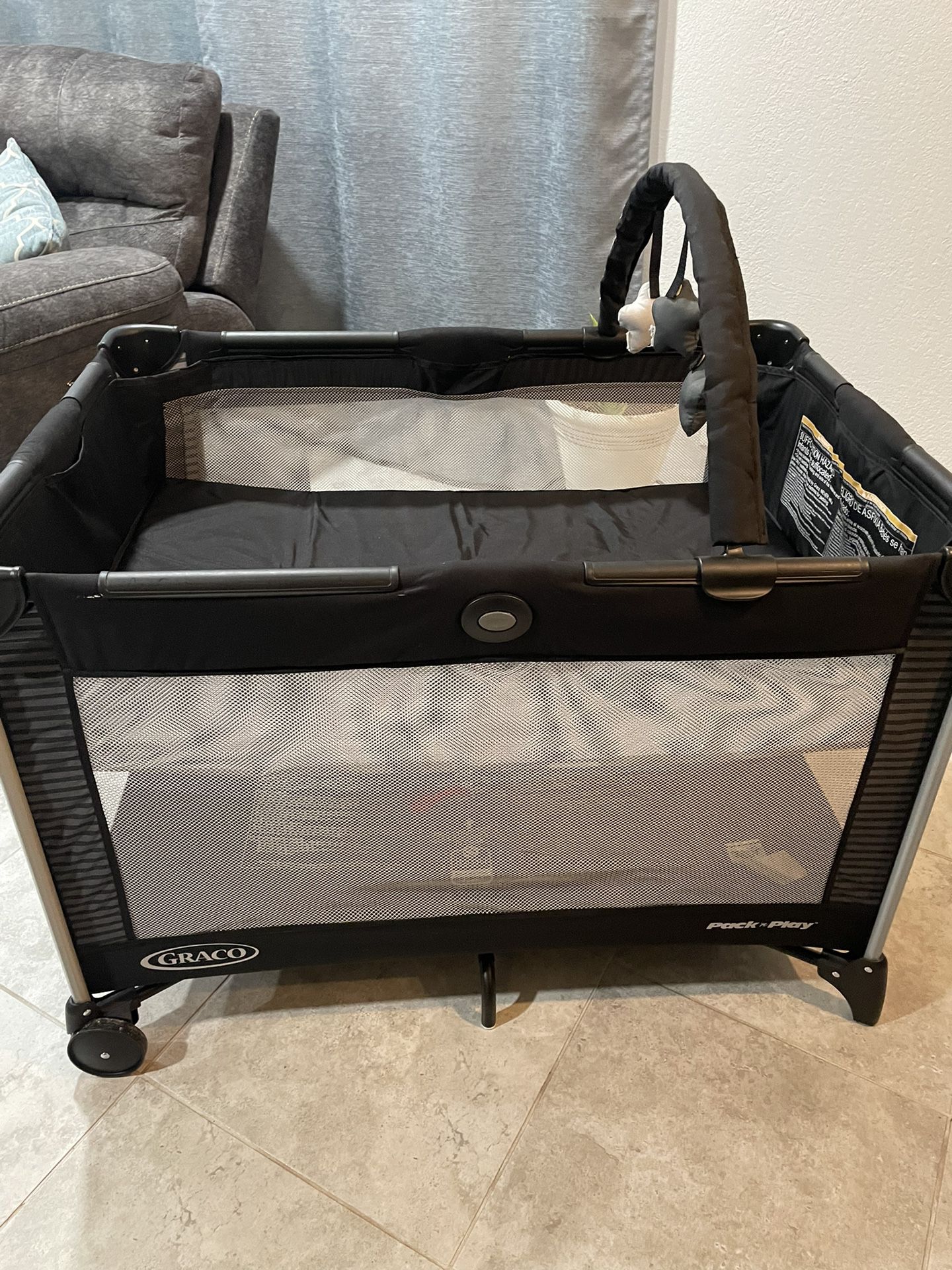 Graco Pack N Play On The Go 
