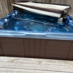 FREE - Healthy Living Hot Tubs 7.5 by Master Spas