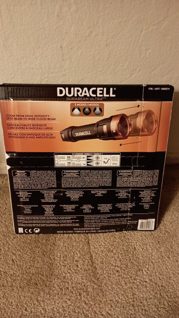 Duracell Flashlights 3 available 3 in one in the package
550 Lumens
Powered by 4 AAA batteries.
2 are brand new, Never been used, one just been use