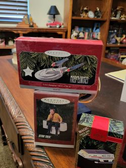 Star Trek Christmas Hallmark, decorations. Old never been at a boxes,  20 dollars each for each one