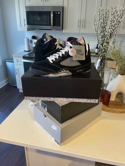 Jordan 5 Black Metallic Reimagined
