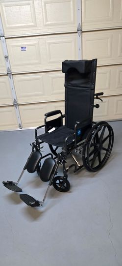 Medline Reclining Wheelchair, Desk-Length Arms and Elevating Leg Rests, 16" x 18" Seat (W x D)