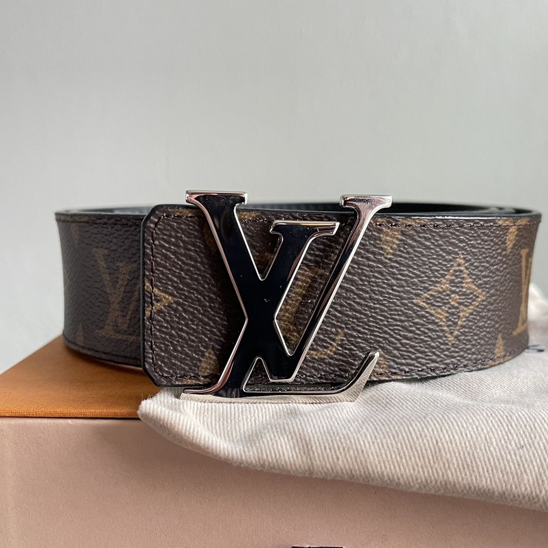 LV Side Bag for Sale in Rowland Heights, CA - OfferUp