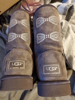 UGG Swarovski Crystal Short Boots Size 7 Grey Gray Suede Leather