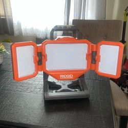 RIDGID 18V LED LIGHT 