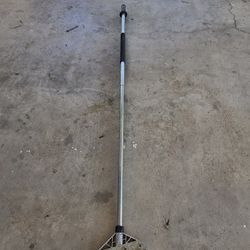 Adjustable razor floor scraper