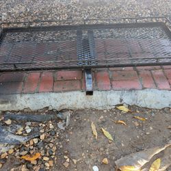 Carry On Trailer In Very Good Condition Dimension 5 Ft Wide By 23 And 1/2 Long And Very Good Condition