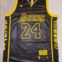 Kobe Bryant Los Angeles Lakers Jersey Size S 
