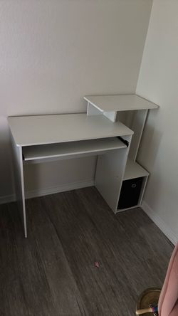 Desk-white