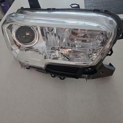 Toyota Tacoma Headlights - Stock