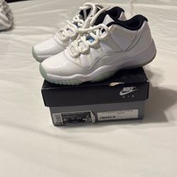 Jordan 11 Legend Blue