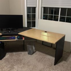 Large L-Shaped Desk With Keyboard Tray