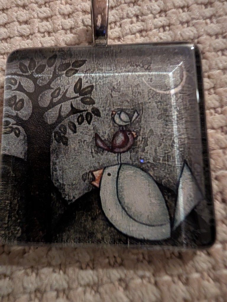 NECKLACE - 3 BIRDS ON A HILL