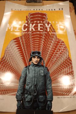 Movie Poster 27x40 – Mickey 17 – Double-Sided