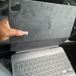 Ipad Pro 13 Inch 2024 And A Keyboard