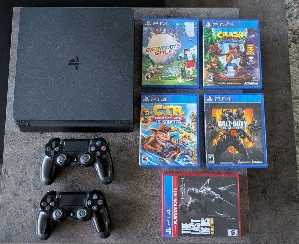 PS4 SLIM EXCELLENT CONDITION