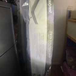 Beauty Rest Universal Twin Bed Foundation  Box Spring
